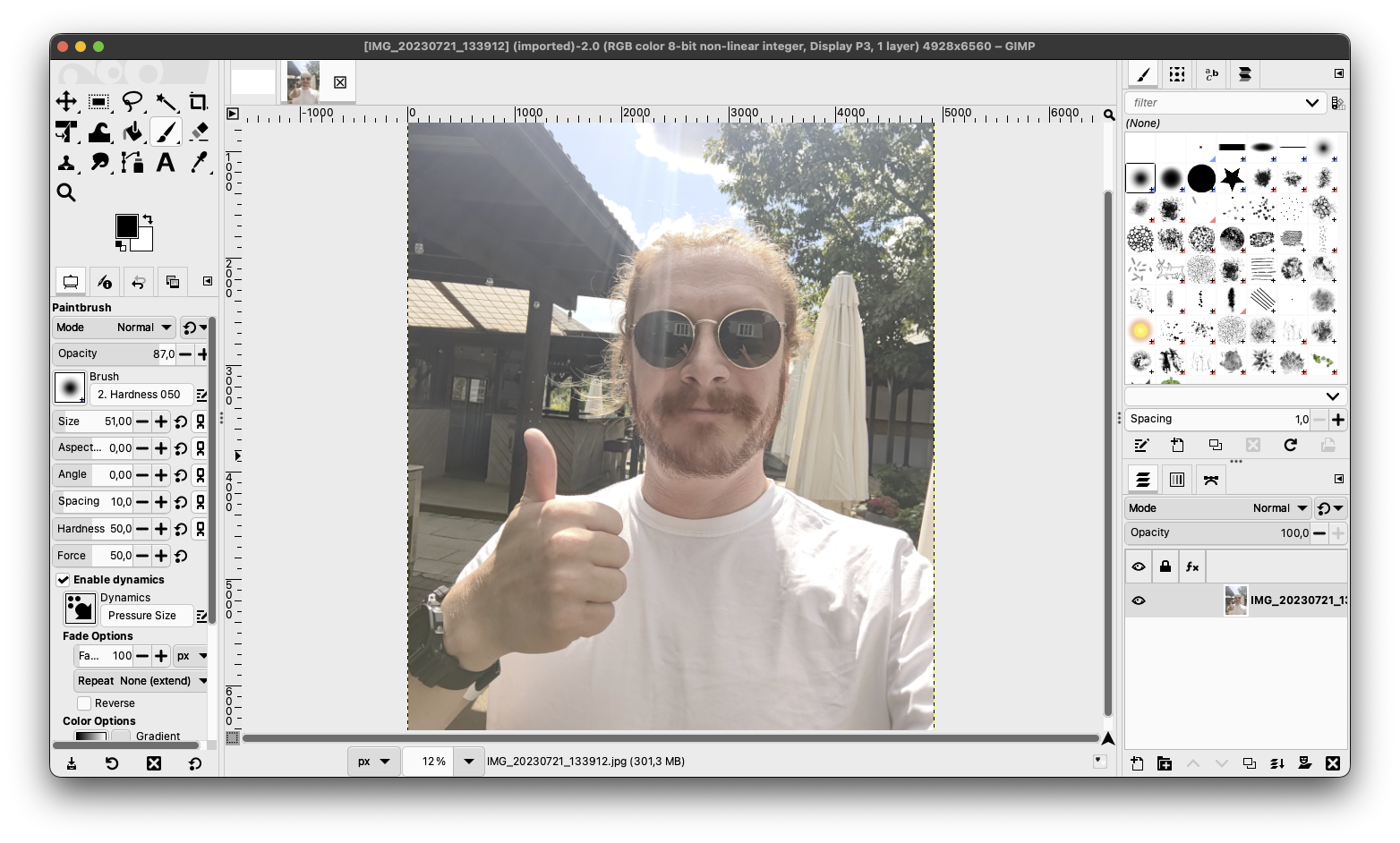 Screenshot of Gimp user interface, with a photo of Aron loaded. The interface looks very outdated and cluttered.